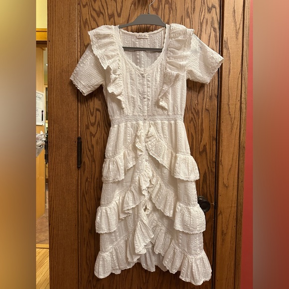 LoveShackFancy Dresses & Skirts - LoveShackFancy Romantic Ruffled offwhite Midi Dress sz 2/4